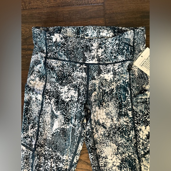 Lululemon Speed Up Tight 28" Size 6 NWT - Picture 7 of 11